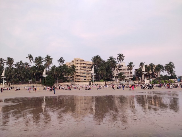 شواطئ في مومباي
