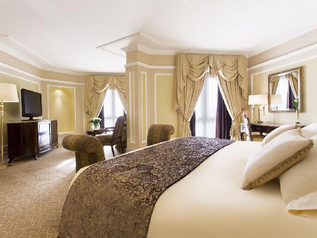 فخامة وروعة غرفة قياسية في فندق ريجنسي الكويت أحد أفضل قائمة منتجع السالميه