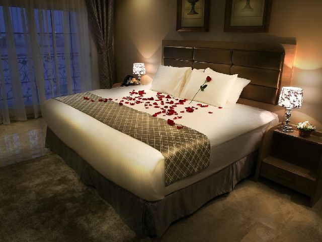 غرفة قياسية في فندق ادمز الكويت من قائمة فندق دسمان الكويت 