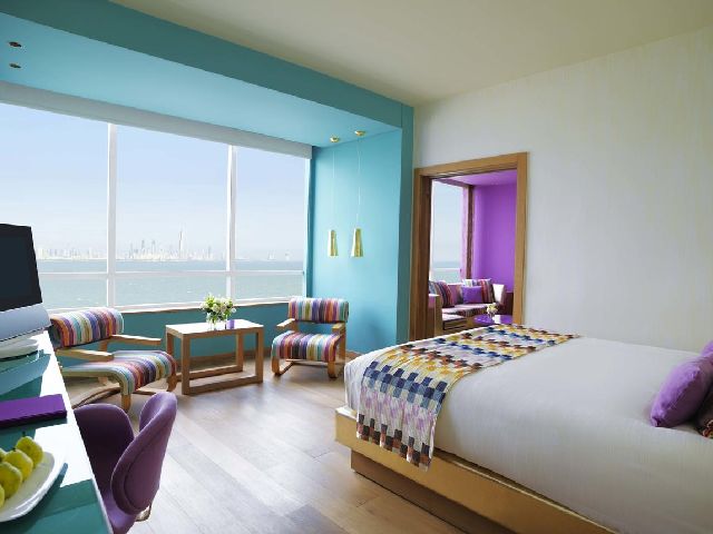 يتميز فندق سيمفوني الكويت بإطلالة ساحرة على المدينة والبحر بين فنادق قائمة افضل فندق في الكويت للمعاريس 