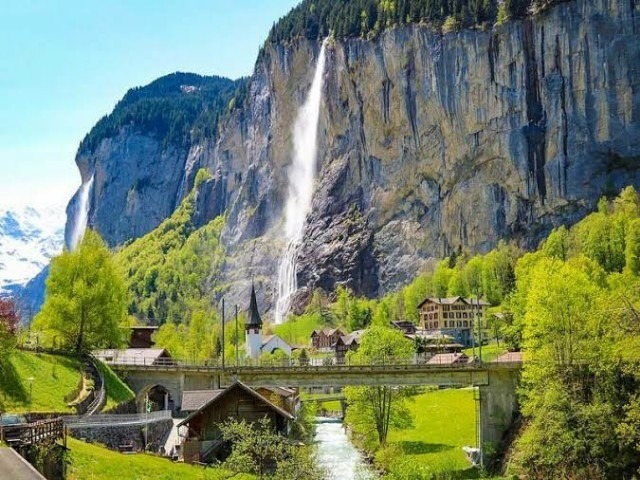 الشلالات في سويسرا لوتربرونن 