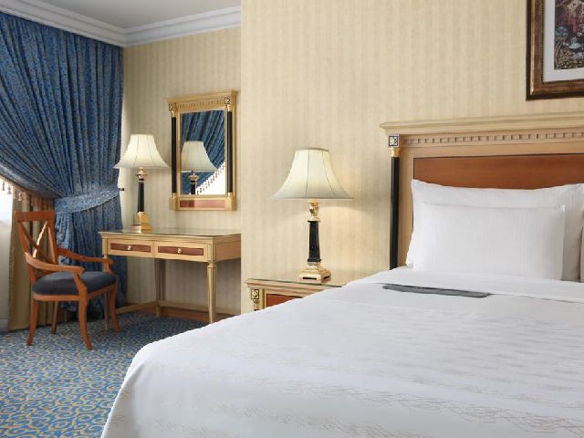 يوفر فندق لو مريديان مكة المكرمة مجموعة من الخدمات المميزة والذي يندرج ضمن فنادق شعب عامر في مكه 