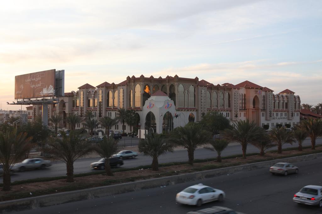 تقرير عن فندق مداريم كراون الرياض