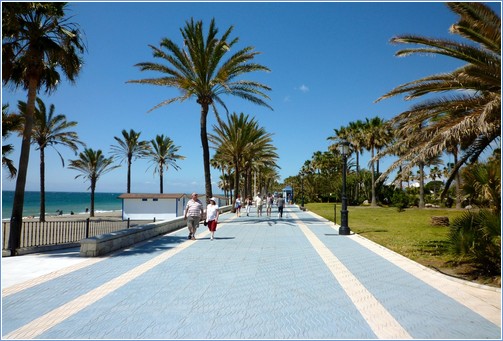 شاطئ ماربيا من اجمل اماكن السياحة في ماربيا اسبانيا