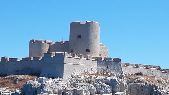 7 أنشطة يُمكن القيام بها في قلعة مرسيليا