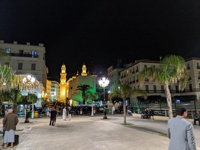 ساحة الشهداء الجزائر