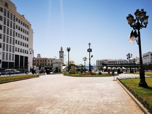 ساحة الشهداء الجزائر