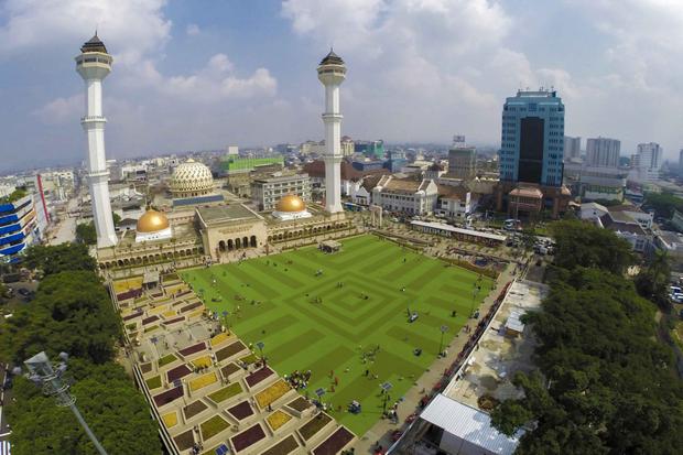 مسجد رايا باندونق الكبير اندونيسيا من اجمل معالم مدينة باندونق