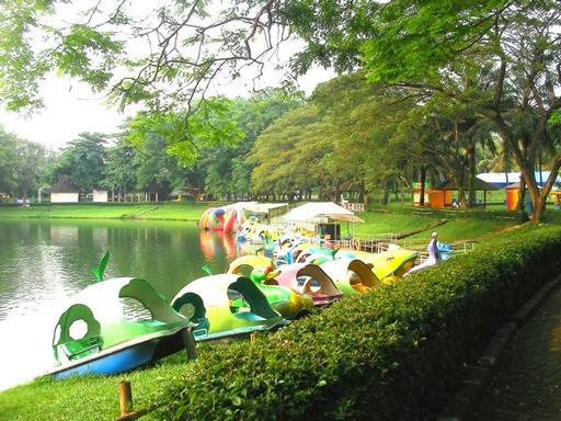 حديقة الفواكه من افضل الاماكن السياحية في اندونيسيا بانشوك
