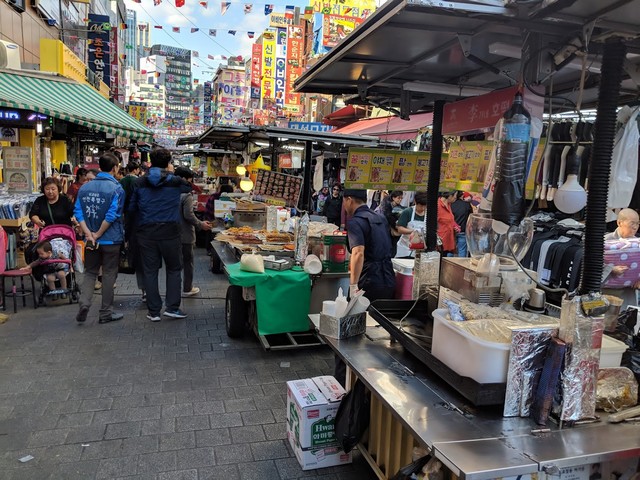 سوق ميونغدونغ الليلي سيول
