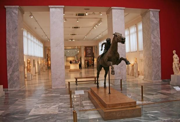 متحف الاثار الوطني في أثينا