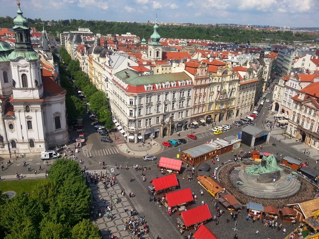 ساحة البلدة القديمة في براغ