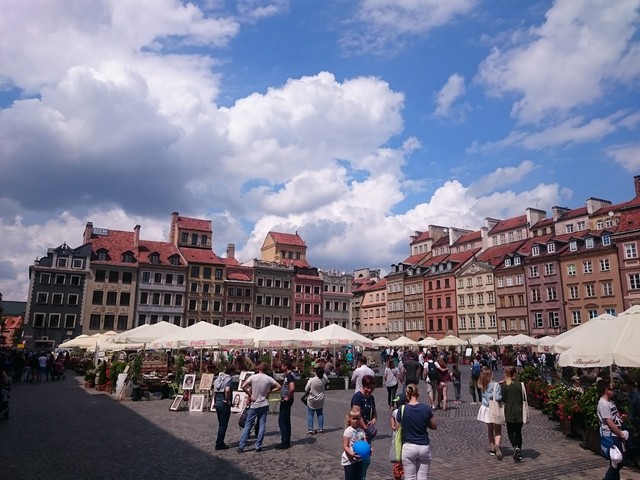 ساحة البلدة القديمة وارسو
