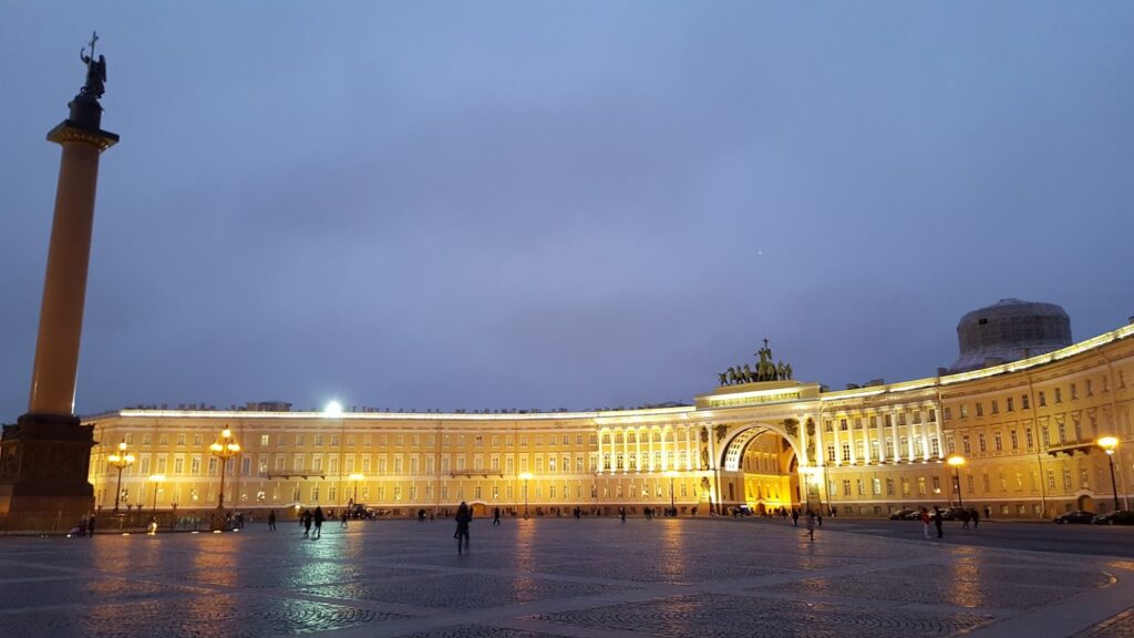 ساحة القصر سانت بطرسبرغ