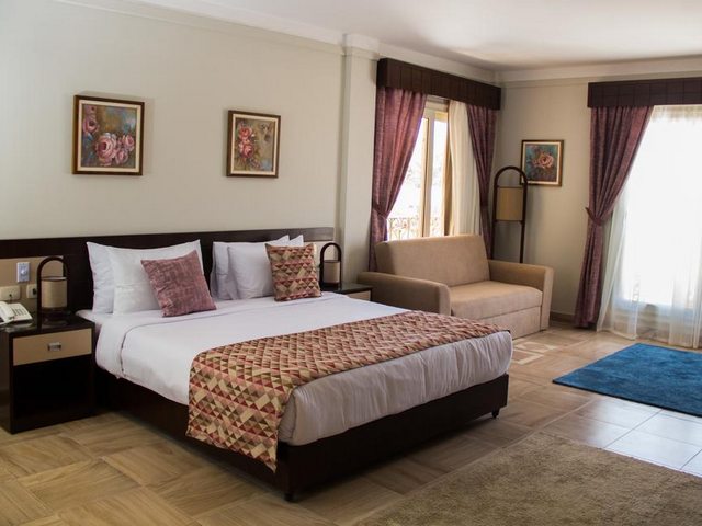 يوفر  فندق بالما ان الاسكندرية غرف بأثاث فاخر وديكورات جميلة