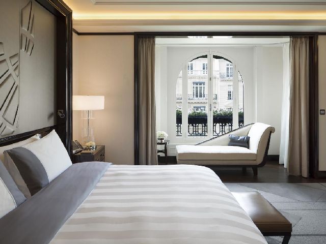 أثاث أحد افضل منتجعات باريس فندق بينينسولا باريس