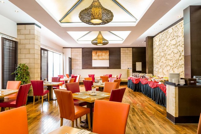 يُقدّم مطعم فندق بارك للشقق الفندقية دبي العديد من المأكولات الشهيّة.
