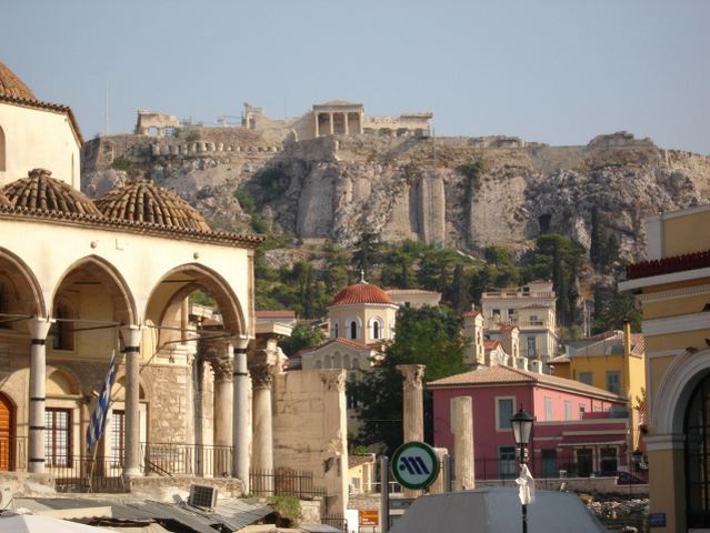 منطقة بلاكا اثينا من افضل الاماكن السياحية في اثينا اليونان