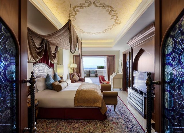 يُقدّم فندق سوفتيل البحرين أماكن إقامة غاية في الفخامة والذوق