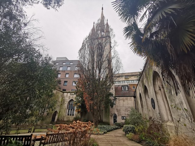 حديقة كنيسة سانت دونستان لندن