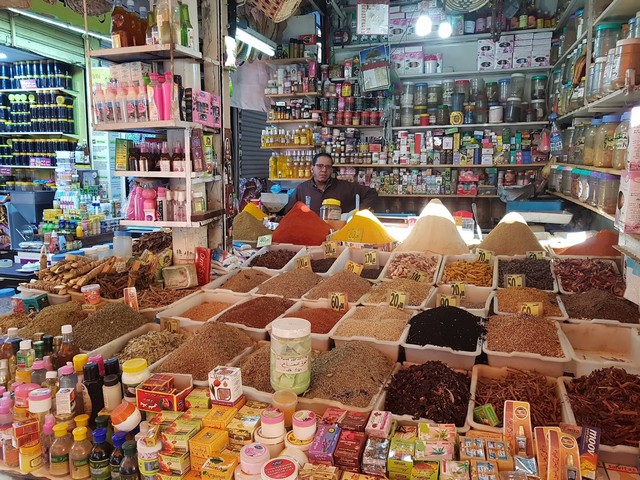 سوق الاحد في اغادير