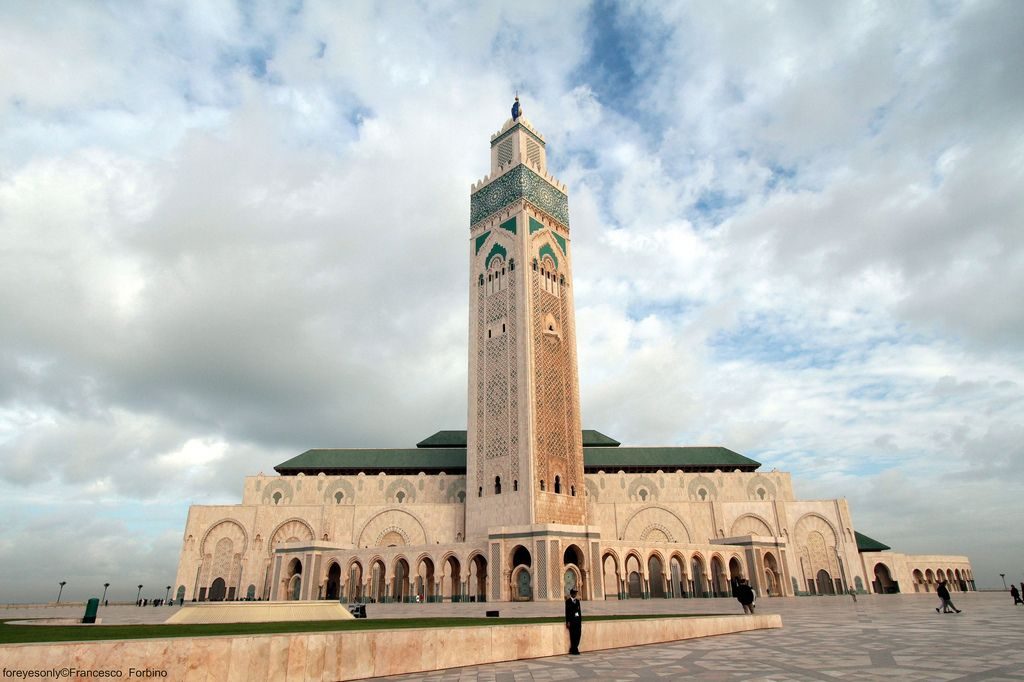 مسجد الحسن الثاني من اهم الاماكن السياحية في الدار البيضاء