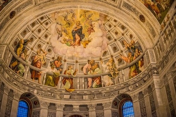 كاتدرائية فيرونا من افضل اماكن سياحية في فيرونا الايطالية