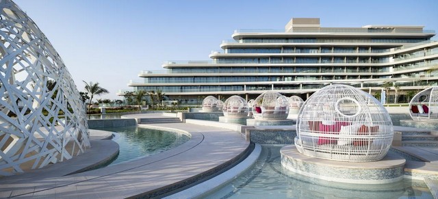 فندق دبليو دبي يضم مرافق وخدمات مُبهرة